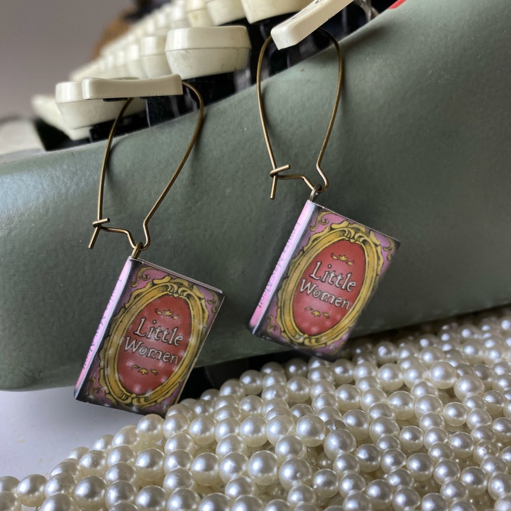 Little women earrings